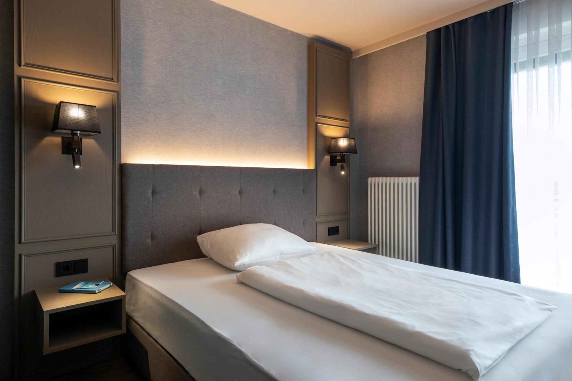 Roomingtons Karoli ヴァルトキルヒェン エクステリア 写真