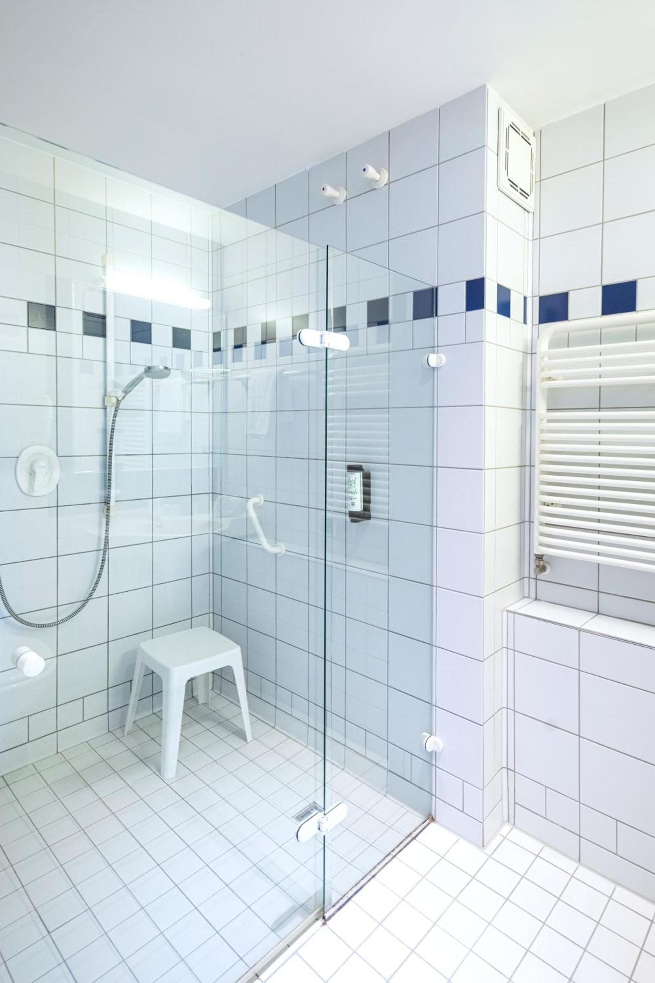 Roomingtons Karoli ヴァルトキルヒェン エクステリア 写真